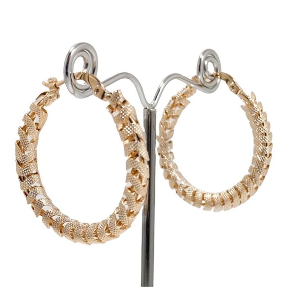 Gold Cut out Texture Hoop Earrings - Picture 2 of 4